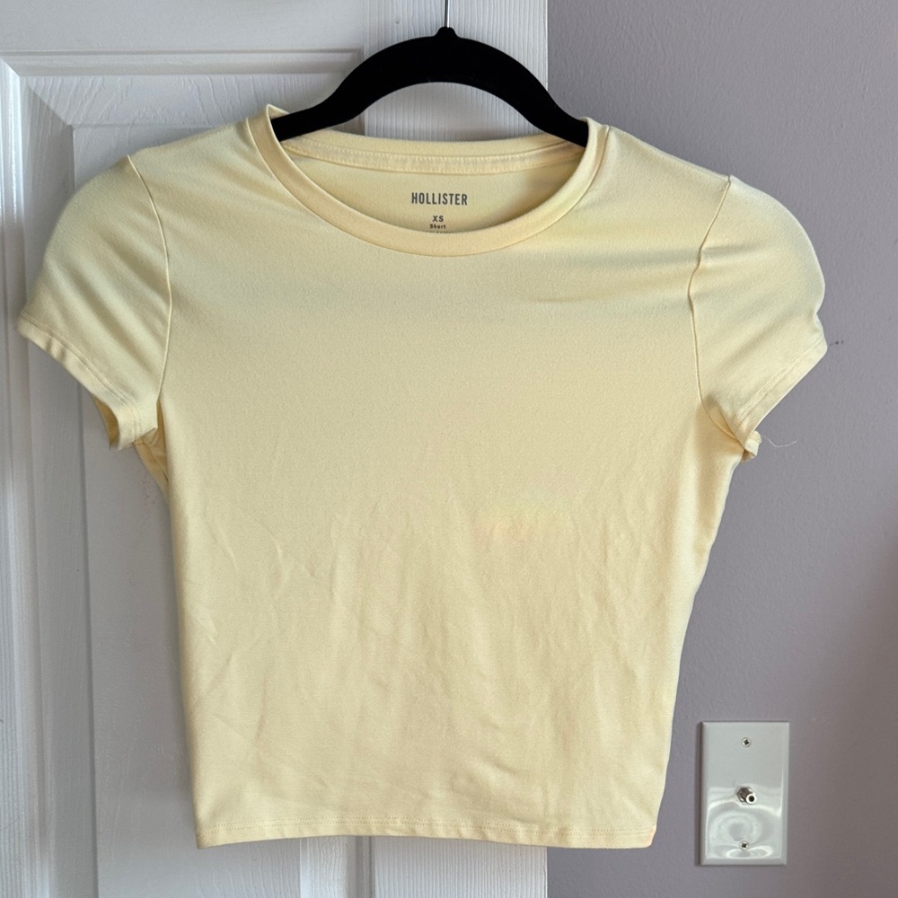 Hollister Women's Butter Yellow Top